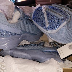 STEVE MADDEN MULTI BB MAXIMA BLUE FANNY BG AND SNEAKERS SIZE 9 .5 (9 & 1/2) SET